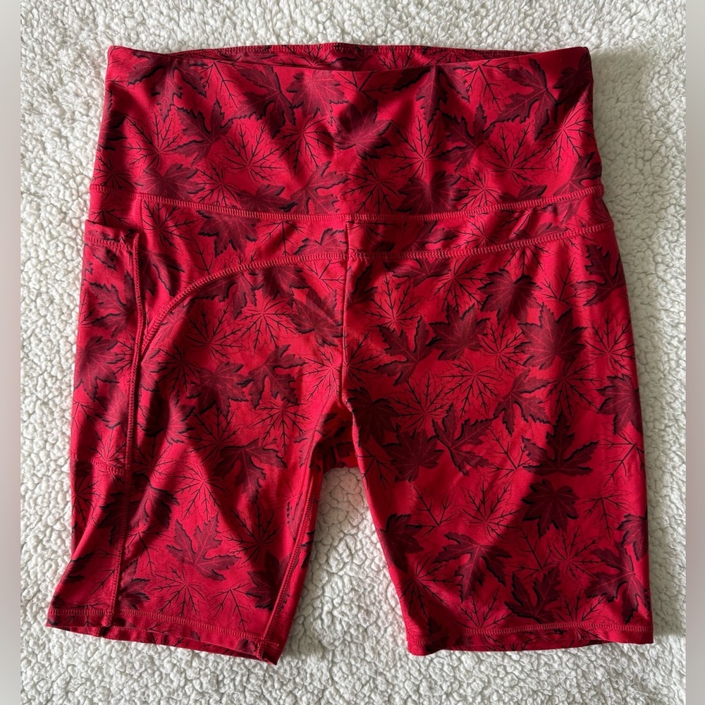 EH! Canadian Maple Leaf Shorts large red